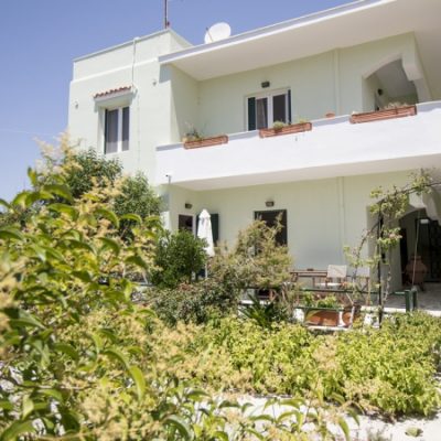 rooms-meropi-apartments-lesvos-skala-eressos-niki-studios-17-750x450-1